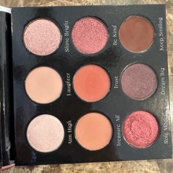 Sydney Grace Raspberry Kiss Eyeshadow Palette - Picture 3 of 5